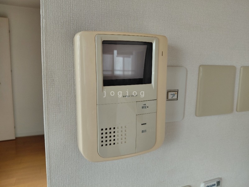 セキュリティ　モニター付きインターホンで来客確認も安心です！