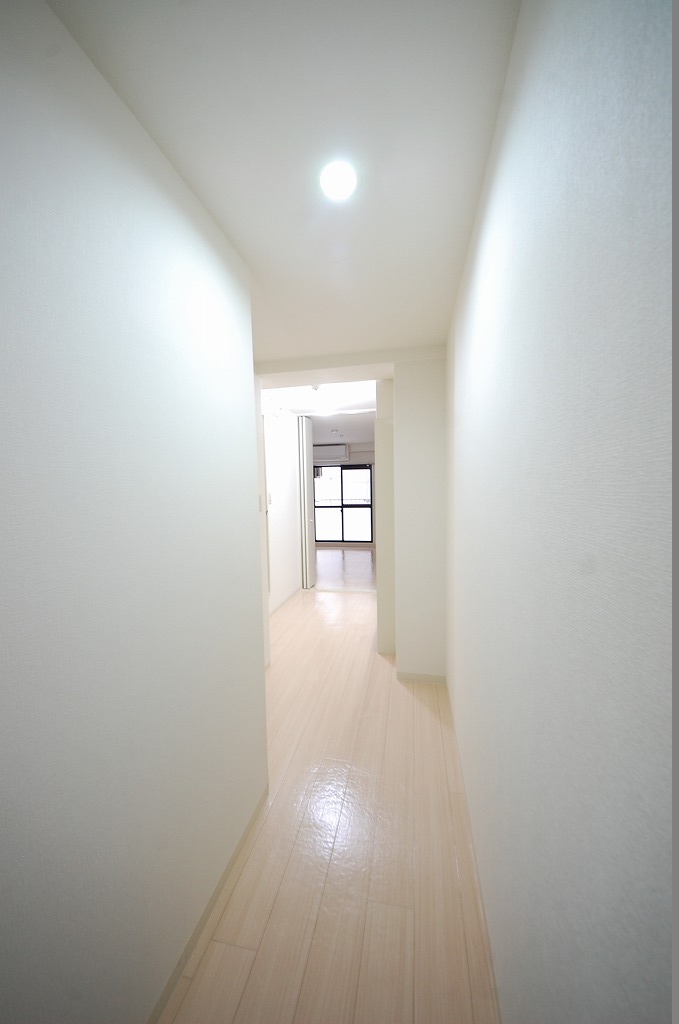 玄関　※お部屋によりリフォーム状況は違います。