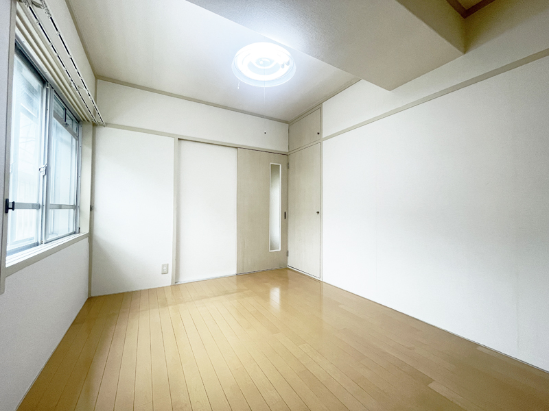 アシスト第5金沢マンションの居間写真