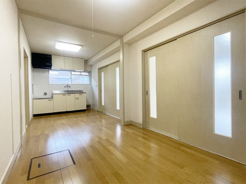 アシスト第5金沢マンションの居間写真
