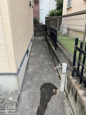 庭　外水道も付いています！お庭で洗車もできそう！