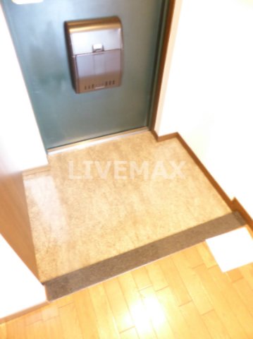 玄関　※別部屋のお写真になります