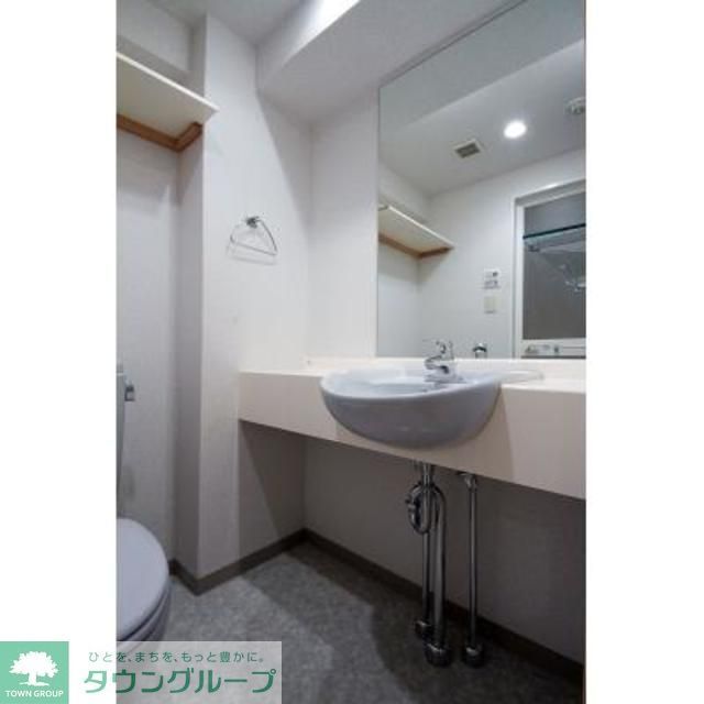 洗面設備　※写真は同タイプ住戸です。