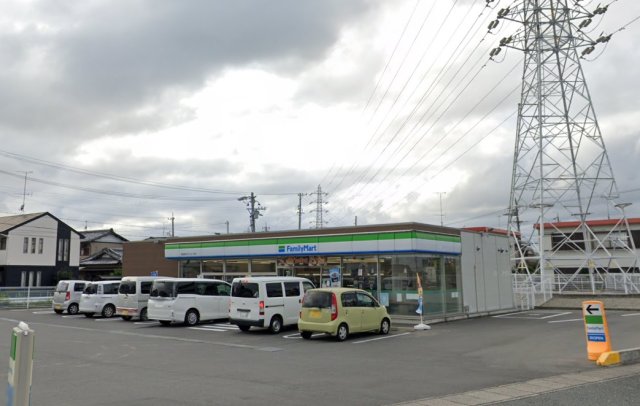 コンビニ　ファミリーマート　浜松初生テクノロード店（コンビニ）まで800m