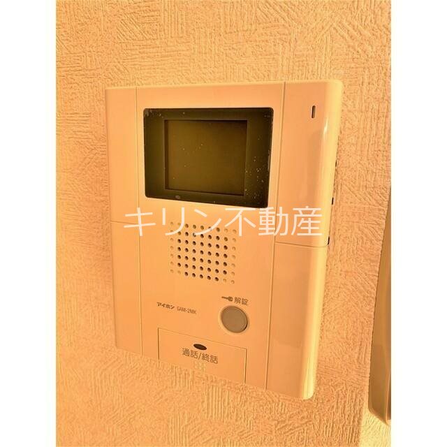 セキュリティ　同建会社同モデル。床材及び建具の色や設備等は実際の室内にてご