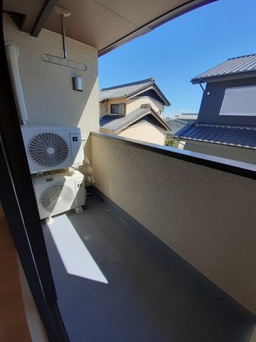 バルコニー　お洗濯にも便利なバルコニー付き