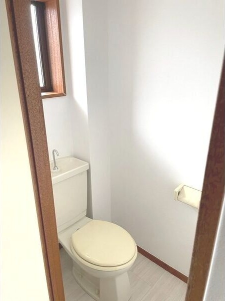 名鉄津島線 甚目寺駅 徒歩11分 2階建 築36年のトイレ写真