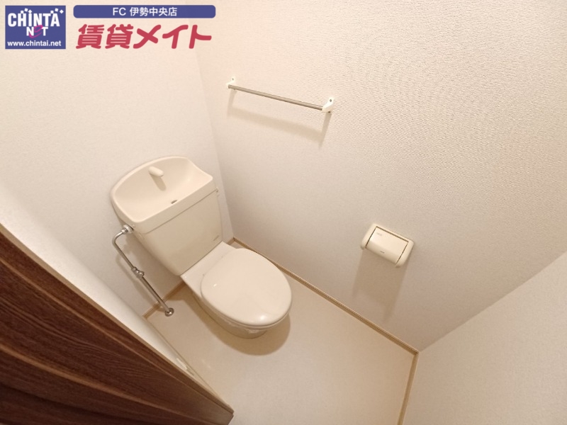 トイレ　同型反転参考写真です