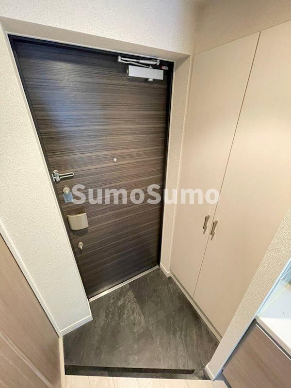 プレサンス松屋町駅前の玄関写真