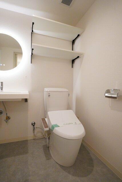 東急東横線 都立大学駅 徒歩10分 7階建 築41年のトイレ写真