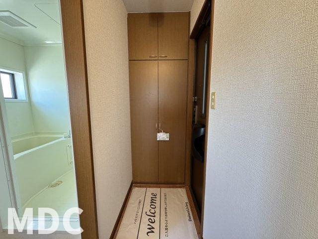 ＪＲ高徳線 板野駅 徒歩36分 2階建 築24年の玄関写真