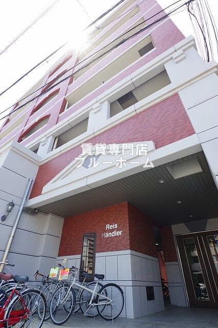 建物外観　鉄筋コンクリート造6階建ての物件！