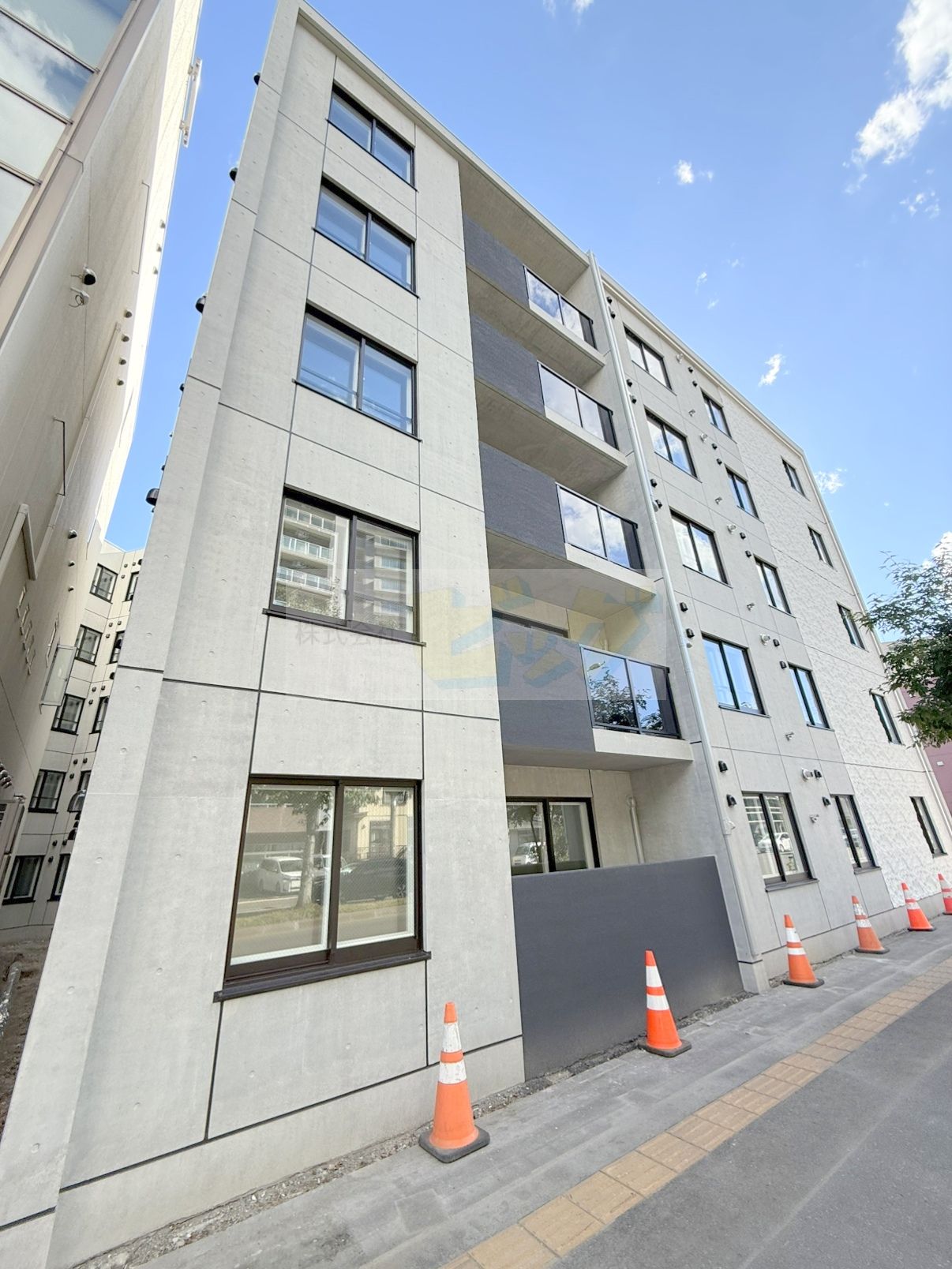 建物外観　エアコン完備で快適に過ごせる経済的な都市ガス物件になります♪