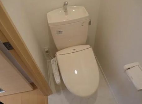 トイレ　参考写真：別部屋タイプ