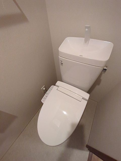 LIME RESIDENCE SHINAGAWA EASTのトイレ写真