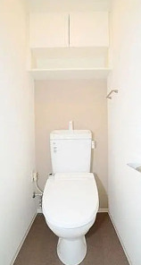 東急田園都市線 三軒茶屋駅 徒歩12分 5階建 築10年のトイレ写真