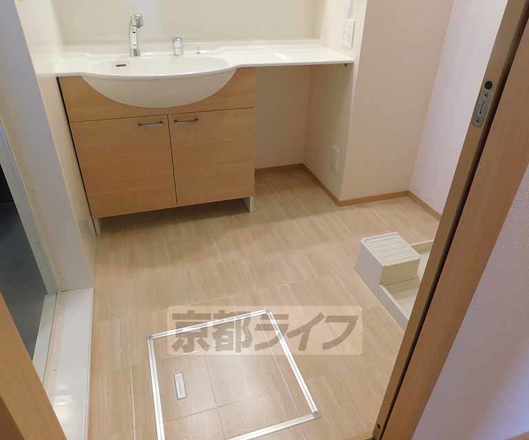 洗面設備　広々とした脱衣所です！