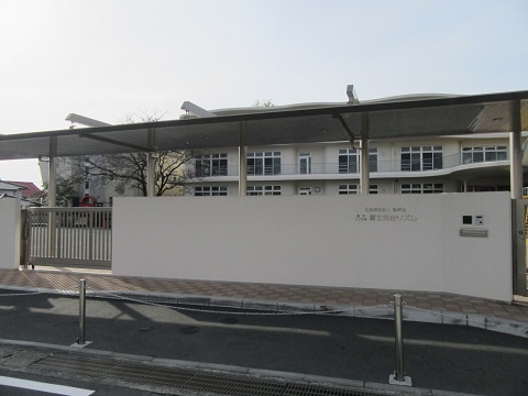 幼稚園・保育園　認定こども園富士リズム幼稚園（幼稚園・保育園）まで488m