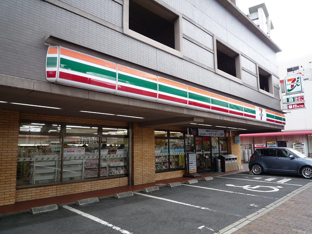 コンビニ　セブンイレブン小倉片野3丁目店（コンビニ）まで172m