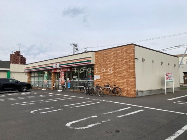 コンビニ　セブンイレブン江別文京台店（コンビニ）まで464m