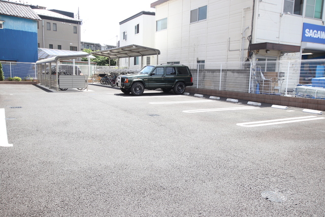 駐車場　★駐車場★（空き状況・使用料等詳細はご確認下さい）