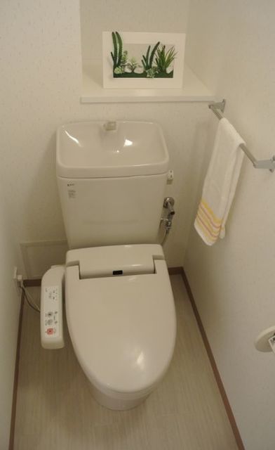 トイレ　温水洗浄便座付トイレ