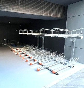 駐車場　駐車場に車を止められます