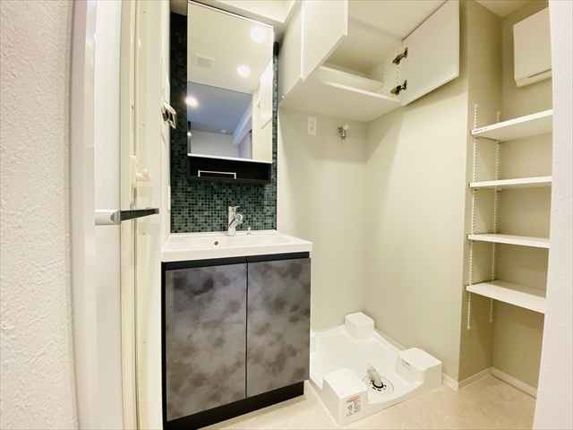 洗面設備　同一建物内１００４号室内装写真転載