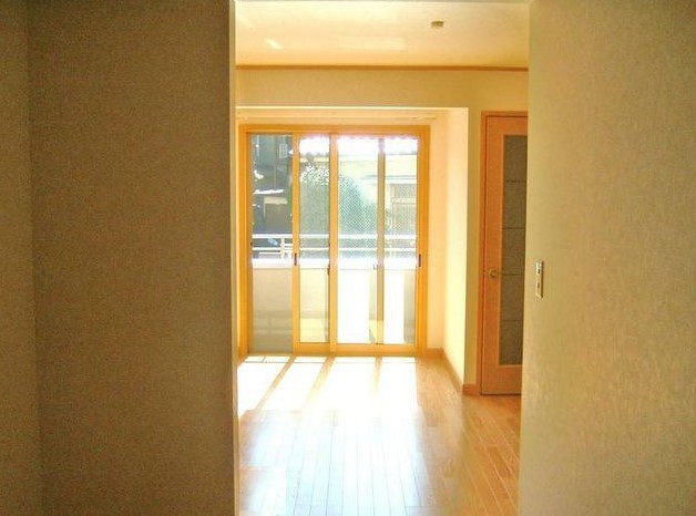 Cozy Court YTの居間写真
