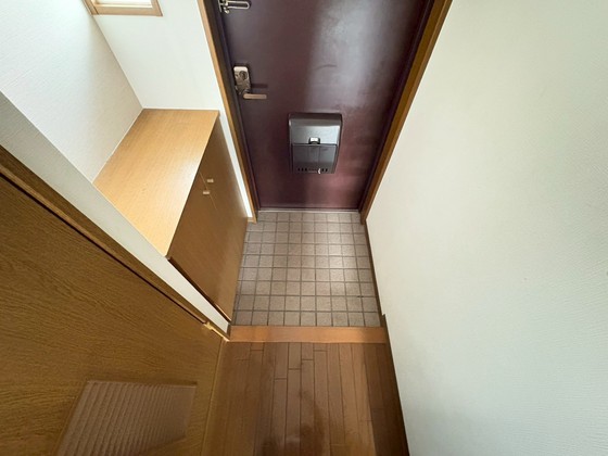 玄関　※別部屋の写真です