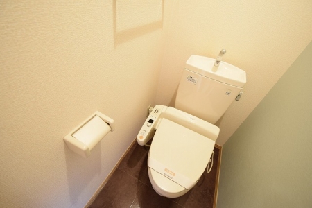 ＪＲ山陽本線 新長田駅 徒歩4分 2階建 築22年のトイレ写真