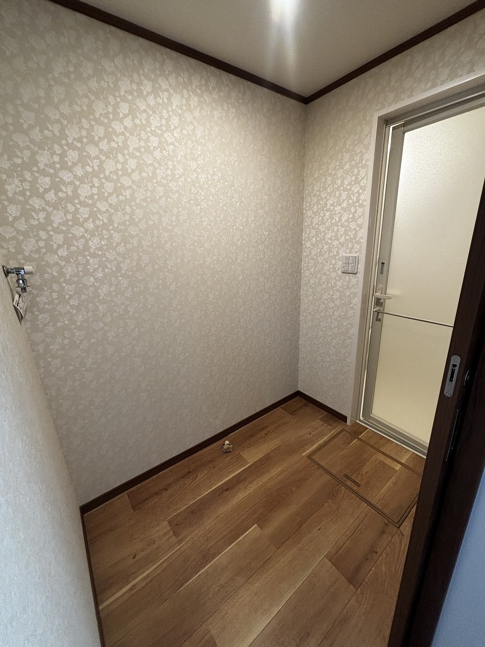 その他設備　脱衣場の中に、洗濯機置場あります。