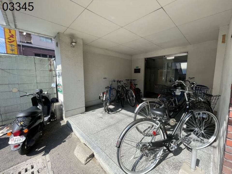 駐車場　駐輪場