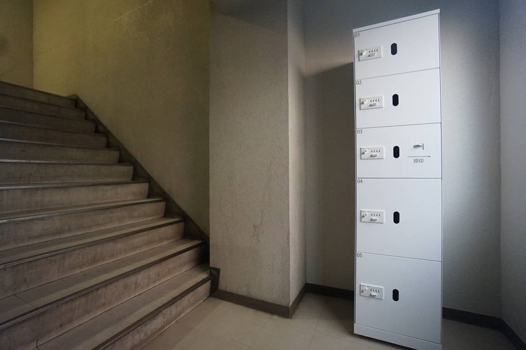 エントランス　宅配ボックス