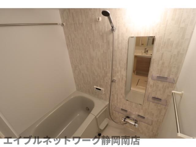 バス・シャワールーム　きれいなお風呂です