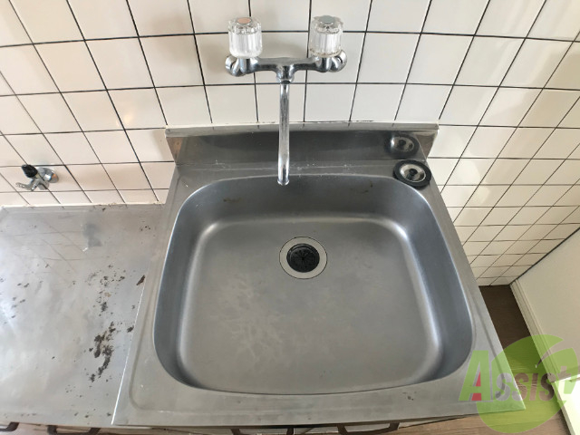 洗面設備　こちらは洗面台です。大きくてお使いやすそうです。