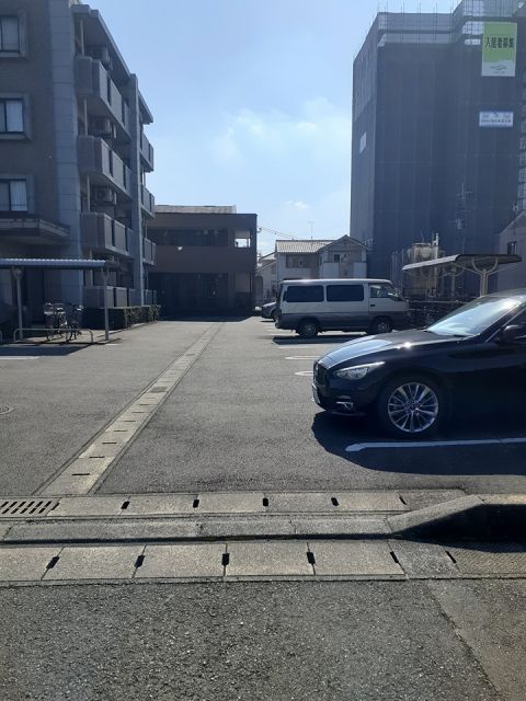 【菊池郡菊陽町大字津久礼のマンションの駐車場】