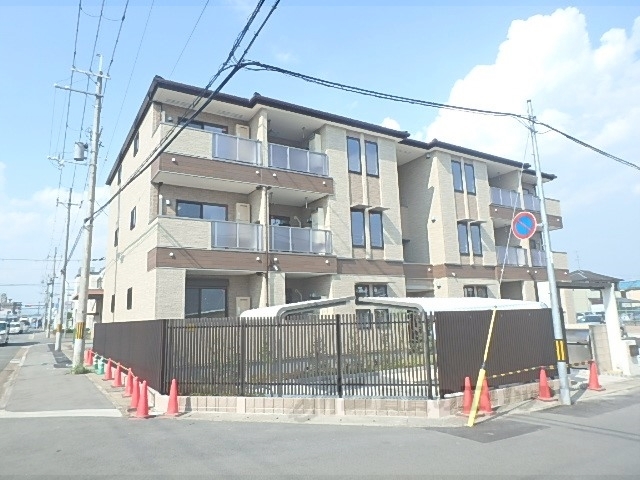 京都市南区吉祥院石原西町のアパートの建物外観