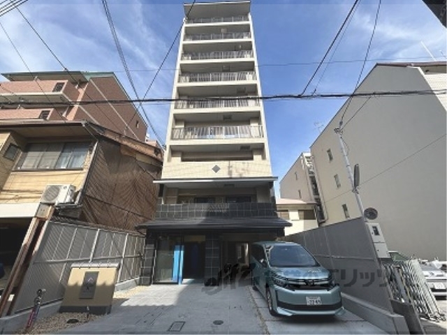 京都市下京区下鱗形町のマンションの建物外観