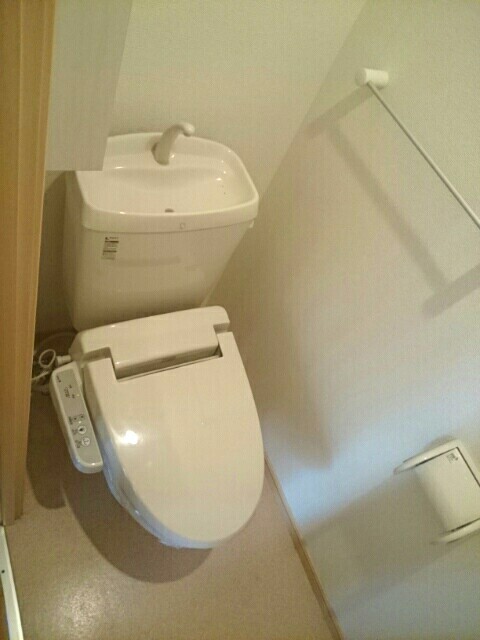 【ブルーパインＢのトイレ】