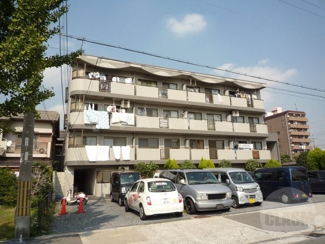 大阪市東淀川区豊里のマンションの建物外観