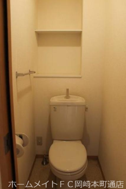 【岡崎市法性寺町のアパートのトイレ】