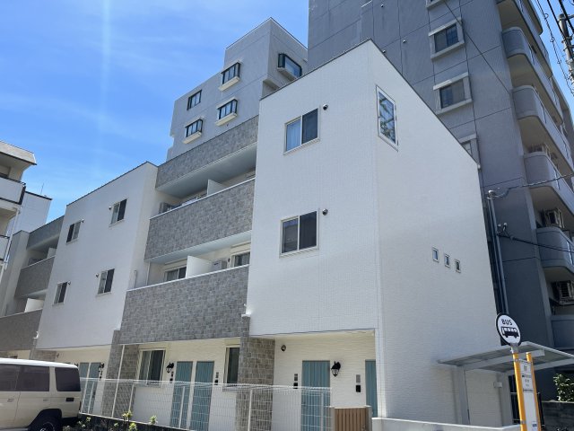 広島市西区都町のアパートの建物外観