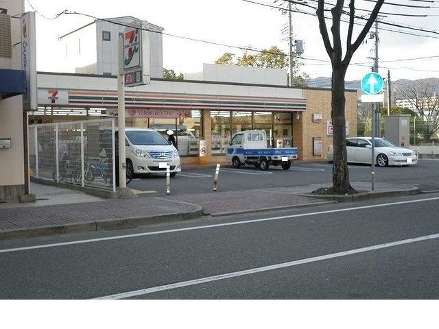 【西宮市越水町のマンションのコンビニ】