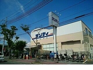 【西宮市越水町のマンションのスーパー】