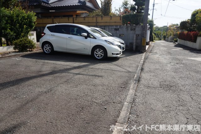 【熊本市中央区神水本町のアパートの駐車場】