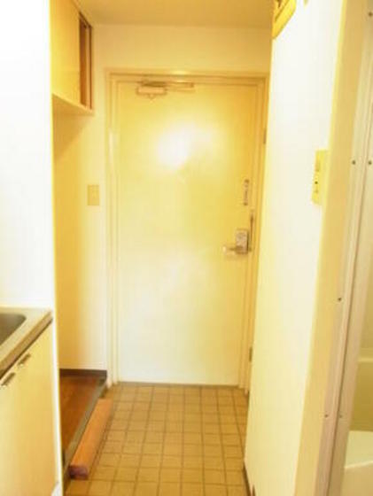 玄関　※別部屋の写真です