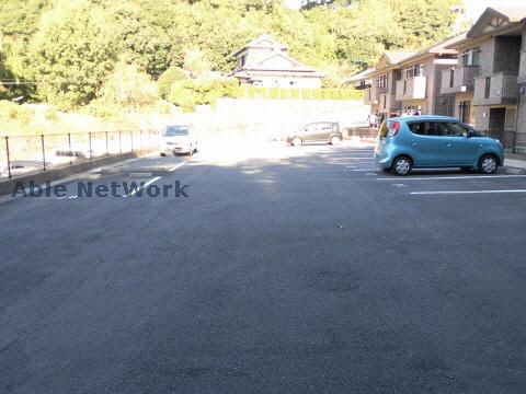 【大村市向木場町のアパートの駐車場】