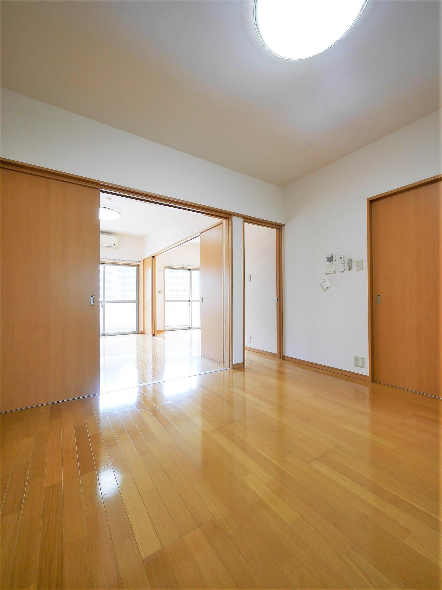 居室・リビング　【603号室写真】