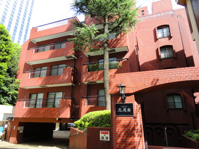 マンション広尾台の外観写真